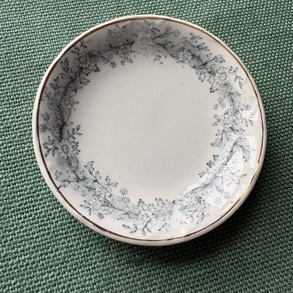 6 Vintage Charles Meakin “Monterey” Porcelain Butter Pats Hanley England 3” GUC - Picture 2 of 4